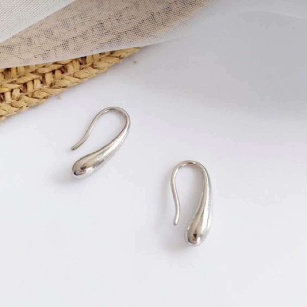 💧Insta sterling silver water drop small earrings